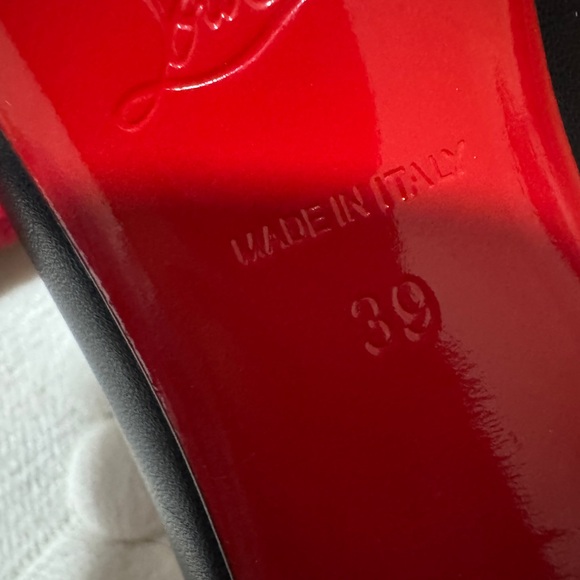 Christian Louboutin Elegant Black Heels - Picture 10 of 10